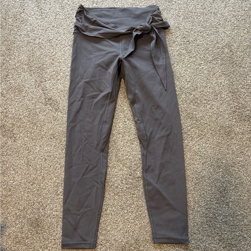 Lululemon Align‎ Pant Wrap Waist Grey Capri 7/8 Leggings Size 2